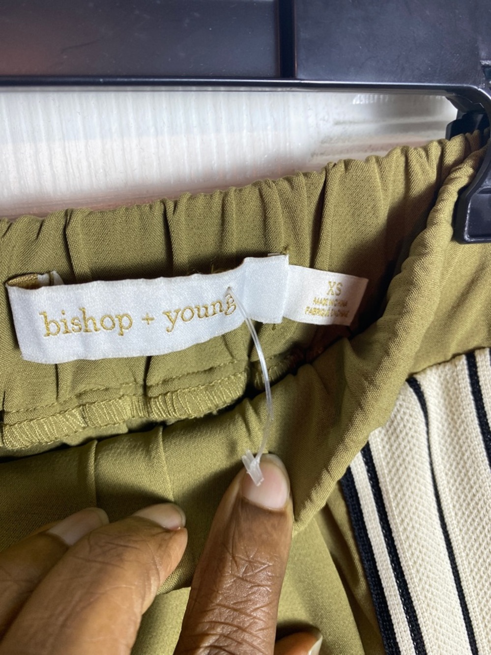 Bishop and Young Track Style Wide Leg Olive PullOn Pant Pockets - Picture 3 of 7